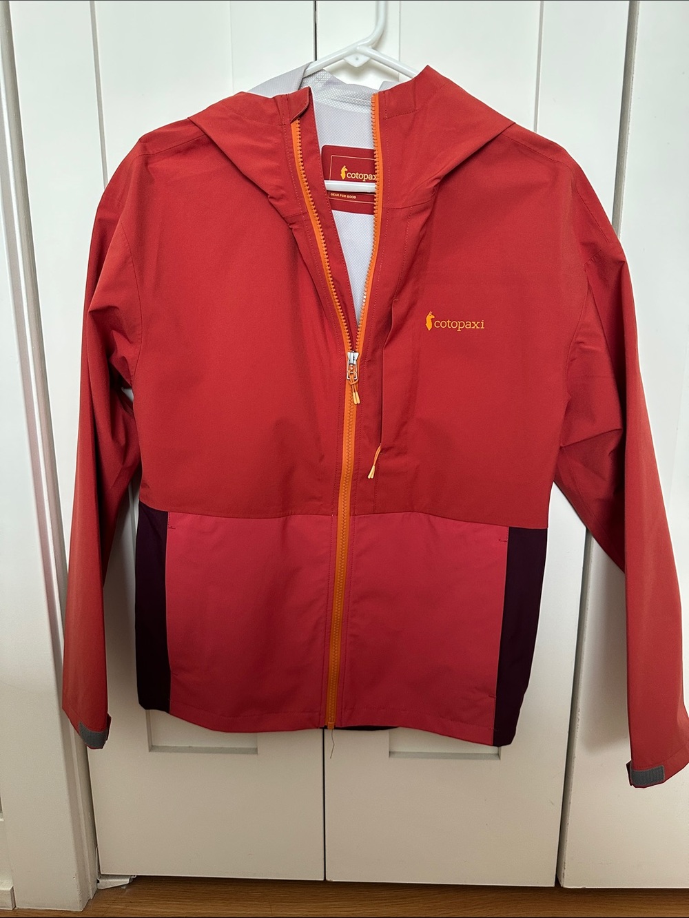 cotopaxi Women’s Hooded Rain Jacket